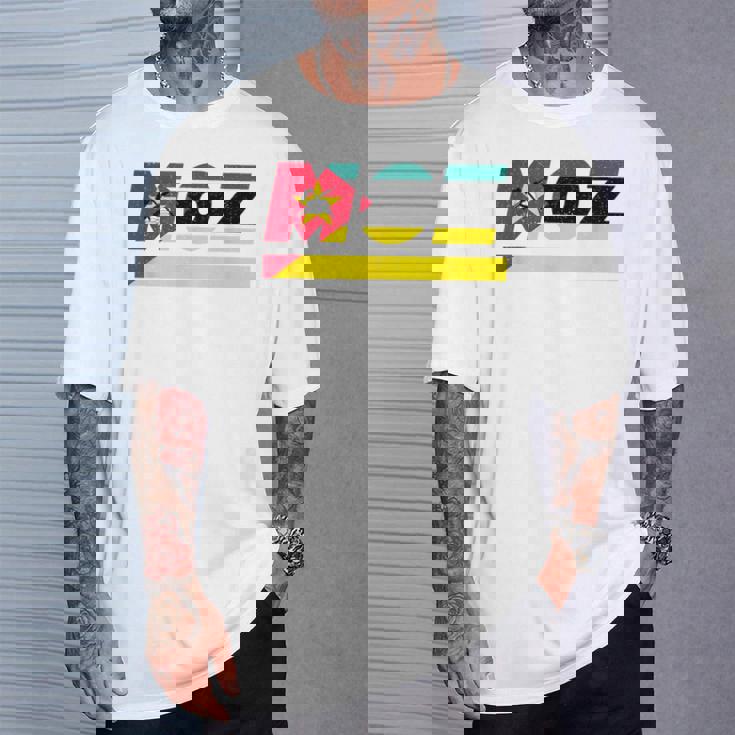 モザンビークデザイン。国旗付きモザンビーク衣装 Moz Tシャツ 彼への贈り物