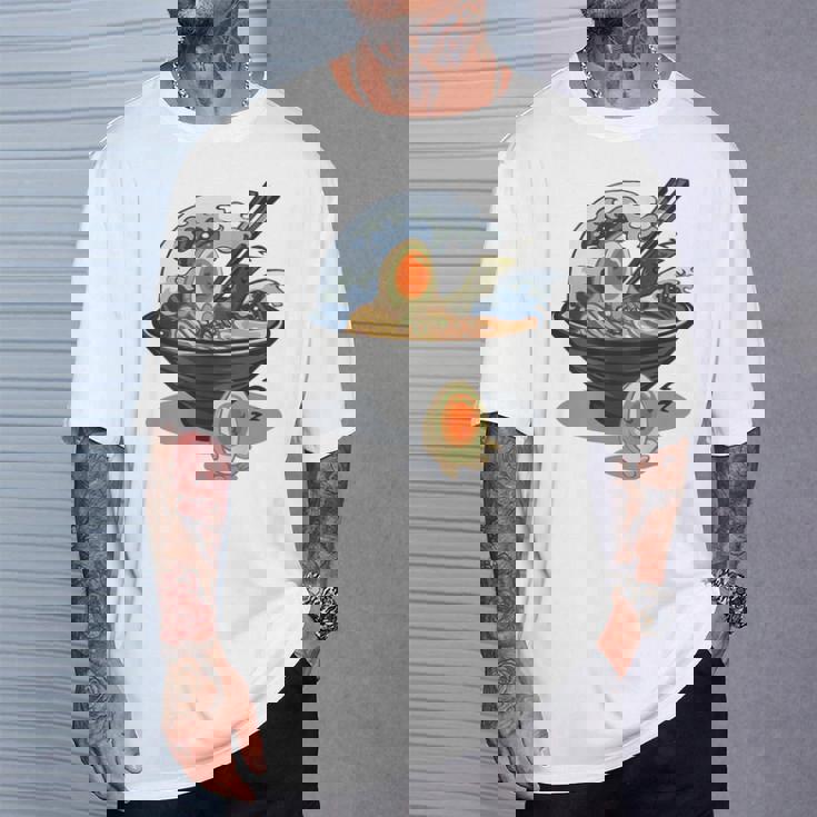 ラーメン 海 波 寝ぼける たまご Tシャツ 彼への贈り物