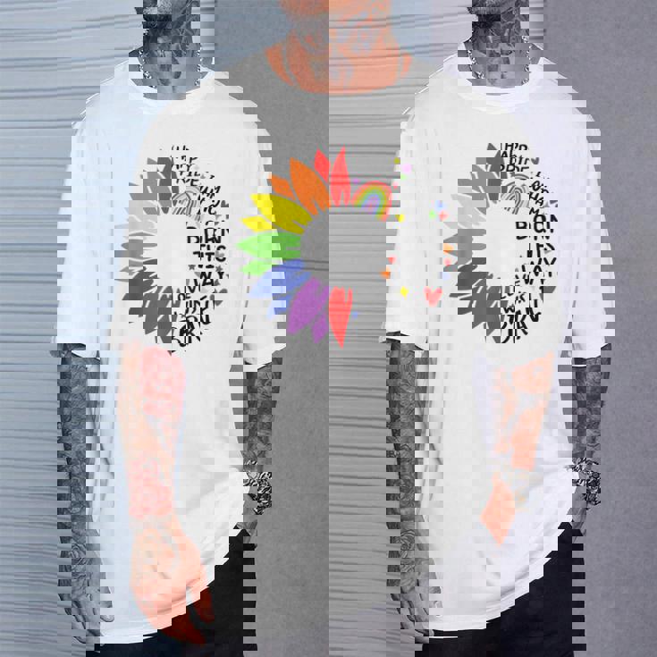 レインボー ヒマワリ ハッピー プライド Tシャツ 彼への贈り物