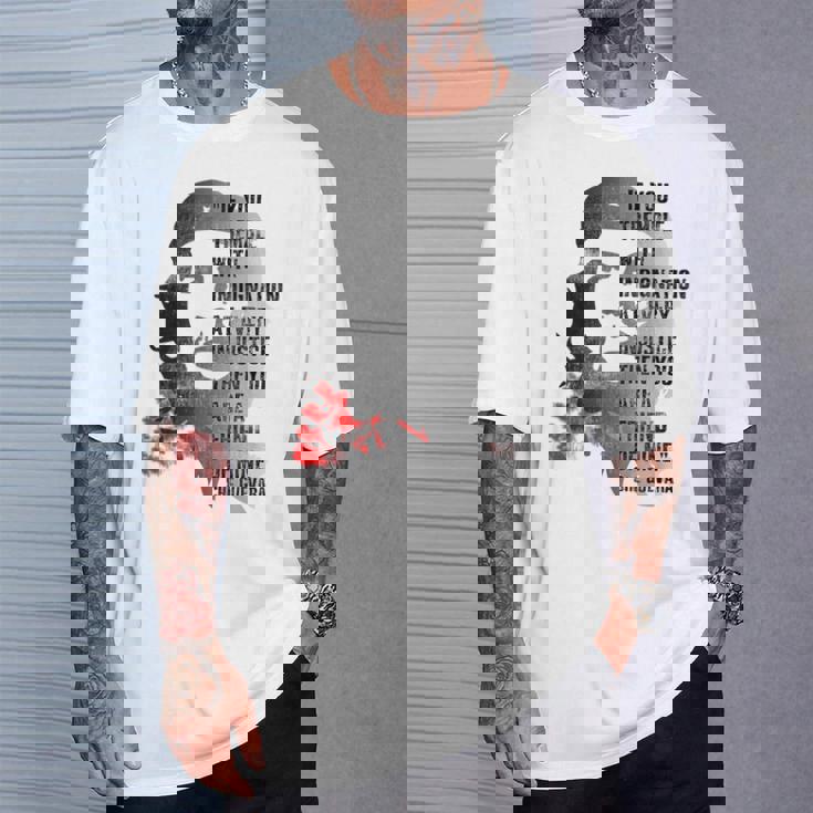 レトロなチェ・ゲバラのアドマイヤーズ革命の名言。ミーム Tシャツ 彼への贈り物