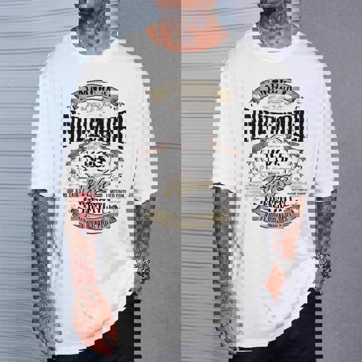 ヴィンテージ還暦祝い 1965年11月生まれ 60歳 Tシャツ 彼への贈り物