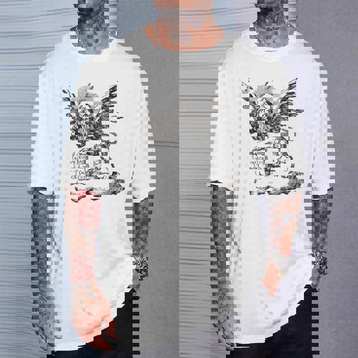 ヴェネツィア共和国のサンマルコ市の翼のあるライオン。 Tシャツ 彼への贈り物