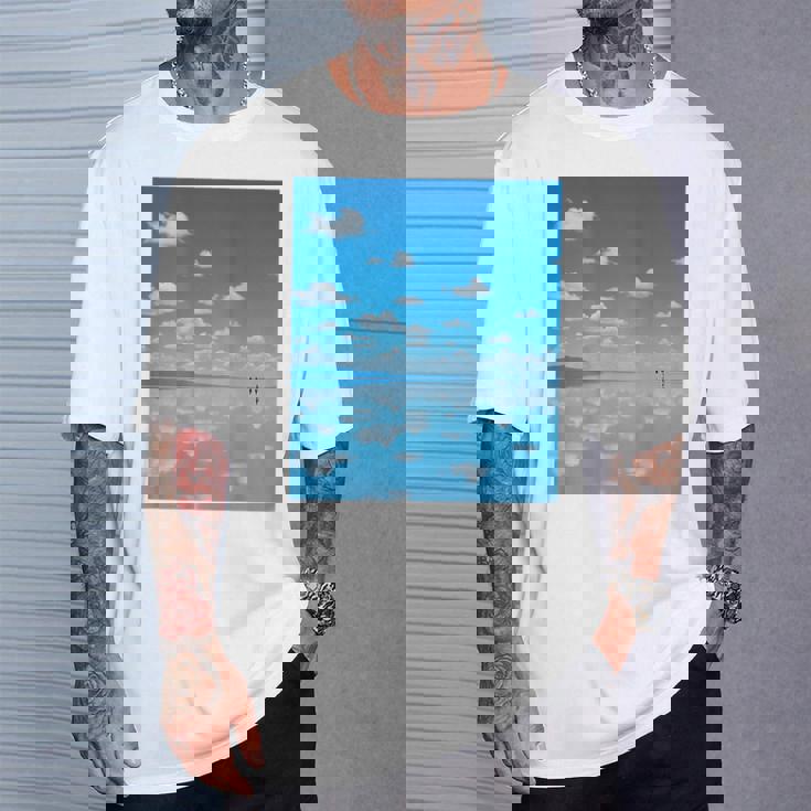 世界一美しい鏡張りの風景 Tシャツ 彼への贈り物