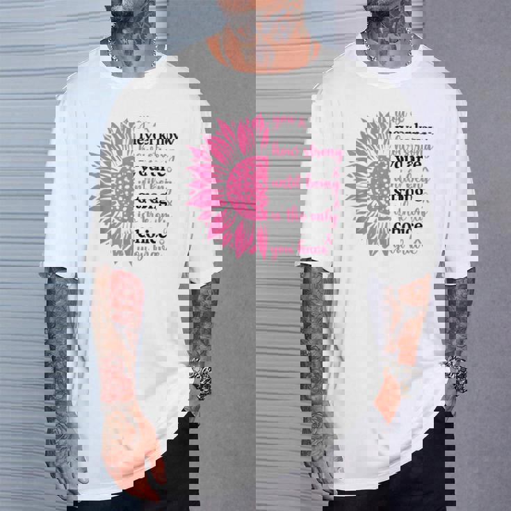 乳がんファイター サバイバー ひまわり ピンクリボン 戦士 Tシャツ 彼への贈り物