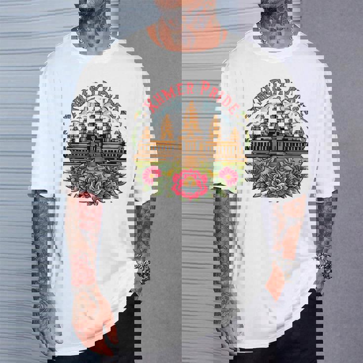 伝統的なカンボジアのクメールタトゥーデザインアンコールワット Tシャツ 彼への贈り物