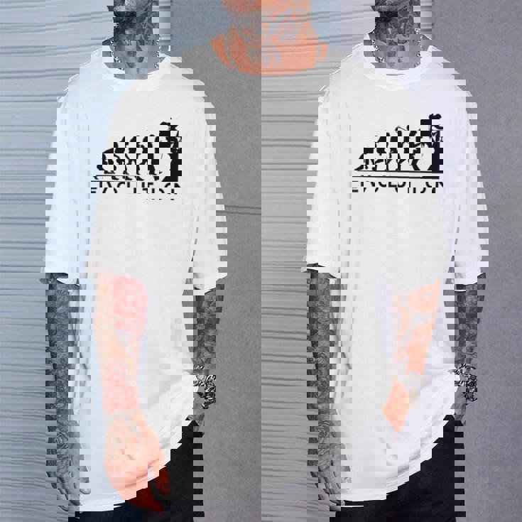 山愛好家 山登り好きにお勧めの面白い進化論 登山家のオシャレなイラスト Tシャツ 彼への贈り物