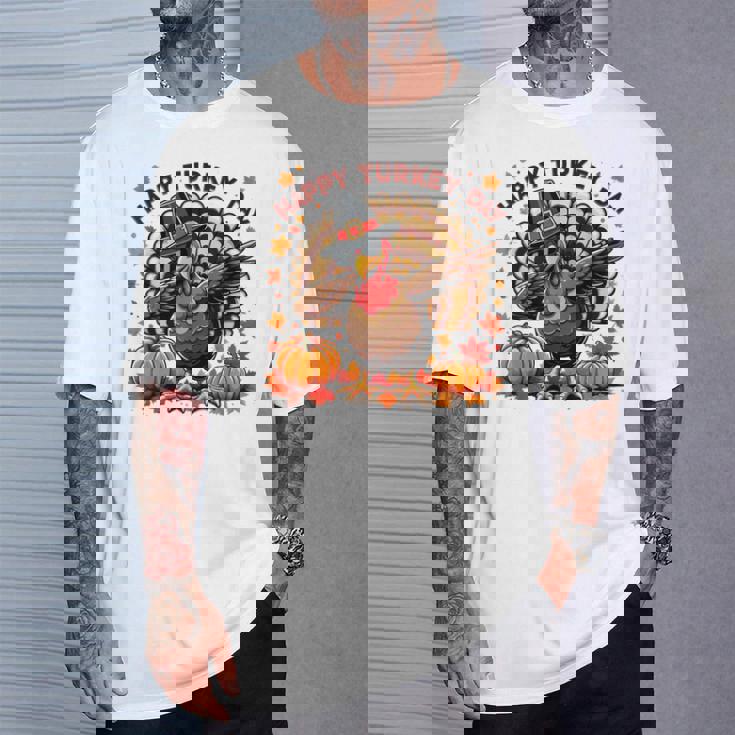 感謝祭 おもしろい 七面鳥巡礼者 軽くたたく 幸せな七面鳥の日 Tシャツ 彼への贈り物
