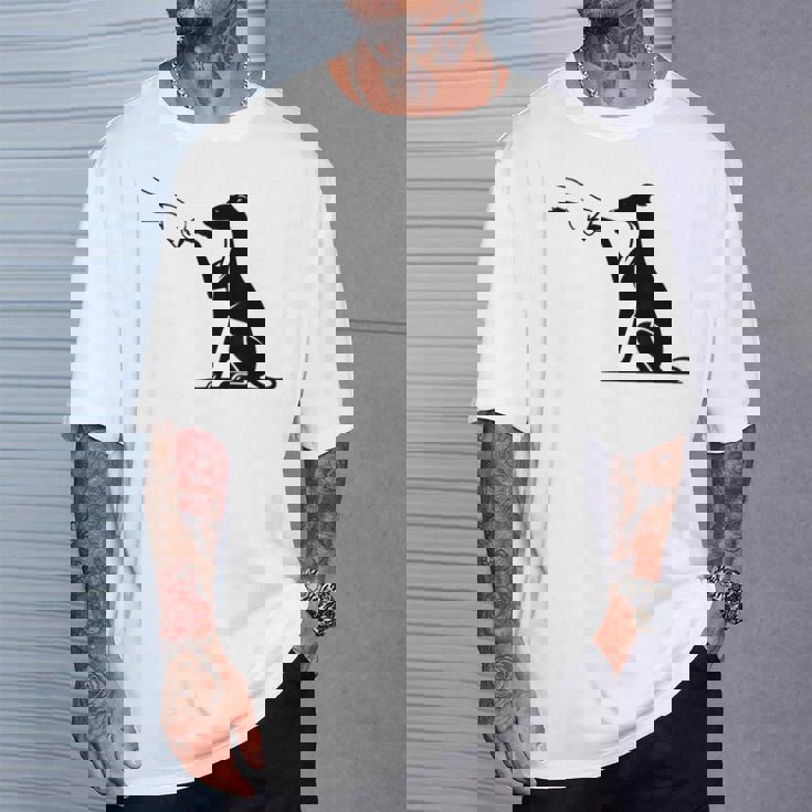 手を持つかわいいウィペット、ウィペットのママ Tシャツ 彼への贈り物