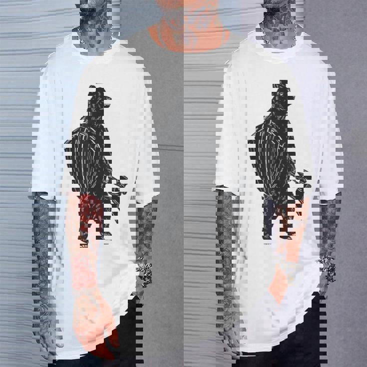 斧と盾を持った熊 中世の熊 バイキング Tシャツ 彼への贈り物