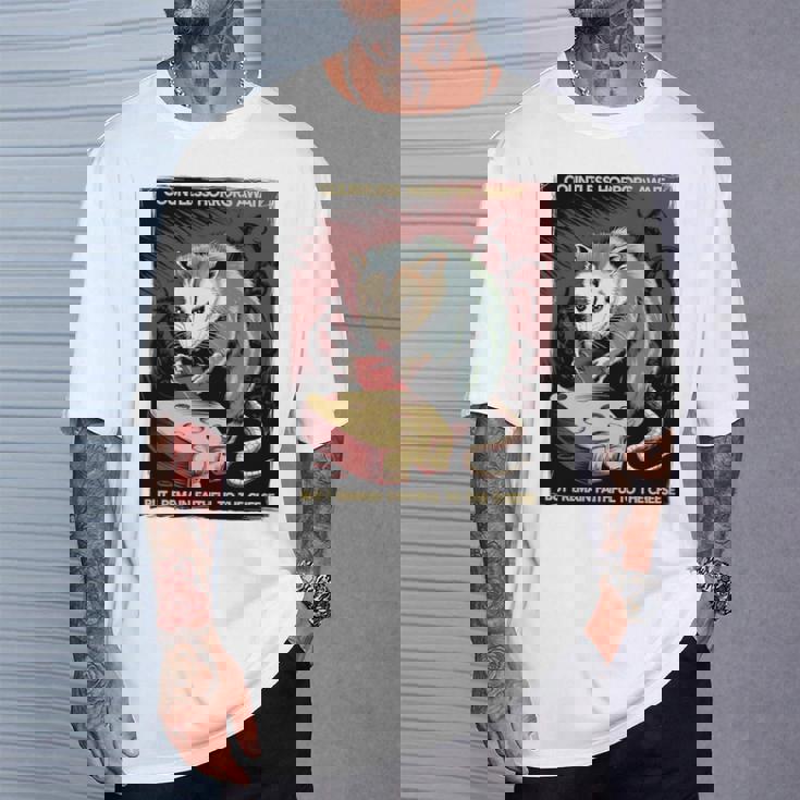 日本ホラーオポッサムアニメ レトロ 数え切れないほどの恐怖が待ち受けている 長袖tシャツ Tシャツ 彼への贈り物