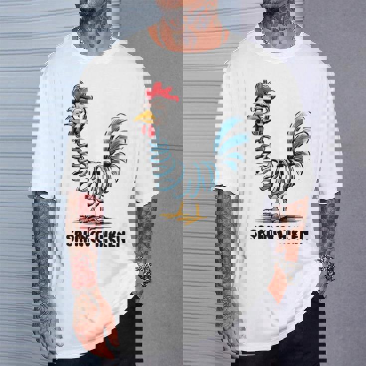 春のチキンチキンポゴスティックファニーチキン Tシャツ 彼への贈り物