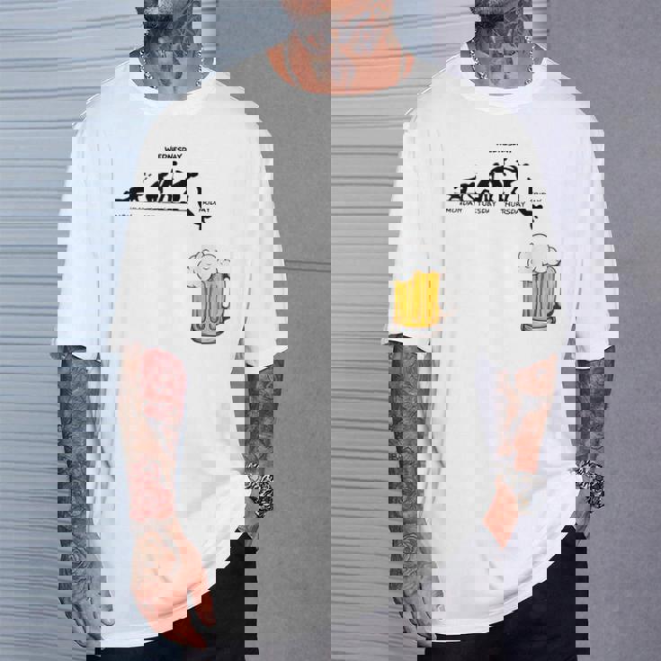 月曜日金曜日 スティックマン ビールウィークジャンプ エネルギー 皮肉 Tシャツ 彼への贈り物