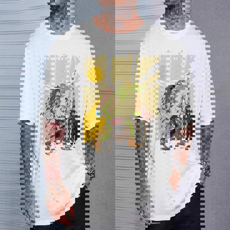 楽しいカエル ハイキングと登山愛好家 Tシャツ 彼への贈り物