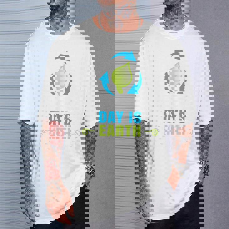 毎日のハッピーアースデイtシャツはアースデイのリサイクルです Tシャツ 彼への贈り物