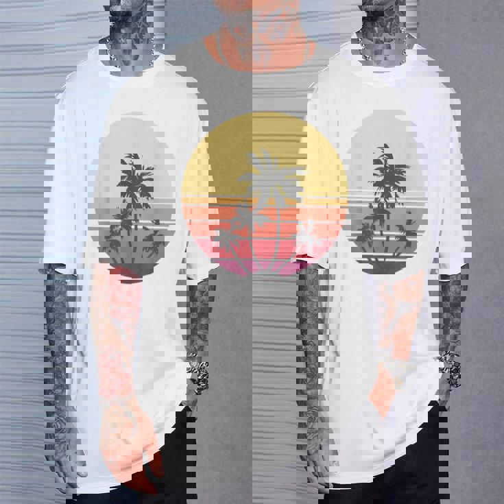 涼しい 夏休み メンズ レディース サンセット ビーチ ヤシの木 Tシャツ 彼への贈り物