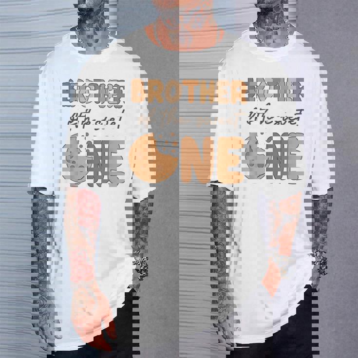 甘いものの兄弟 クッキーとミルクの誕生日パーティー Tシャツ 彼への贈り物