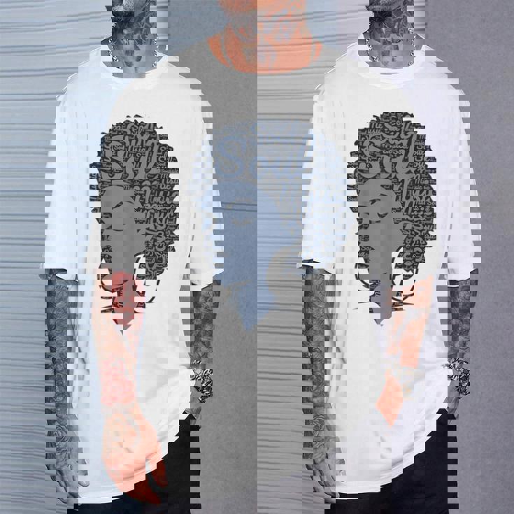 私は70年代80年代のファンクソウルミュージックが大好きです Tシャツ 彼への贈り物