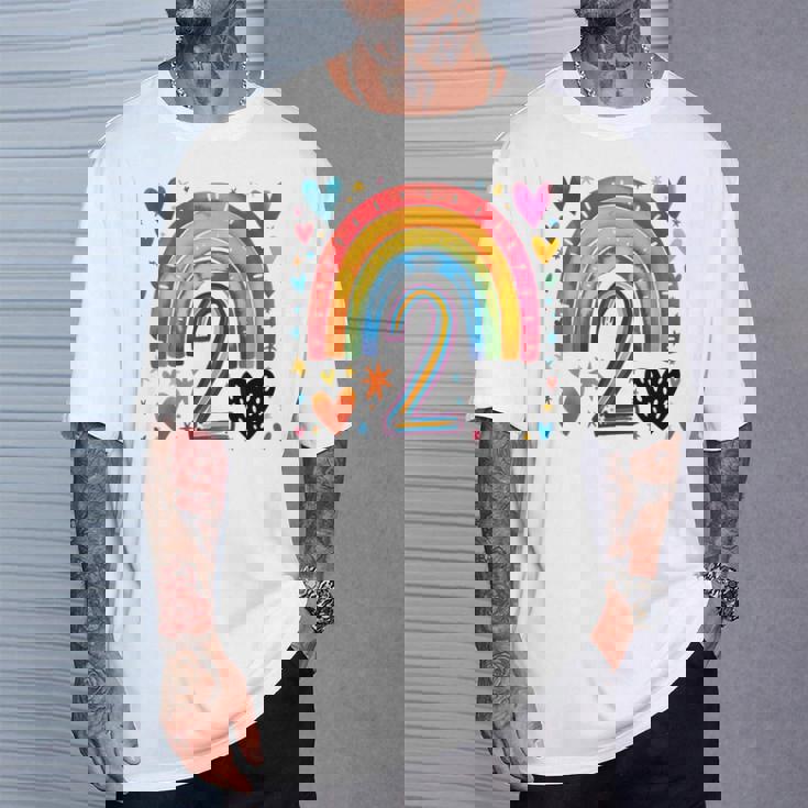 私はもう2歳 女の子のためのかわいいレインボーバースデーデザイン Tシャツ 彼への贈り物