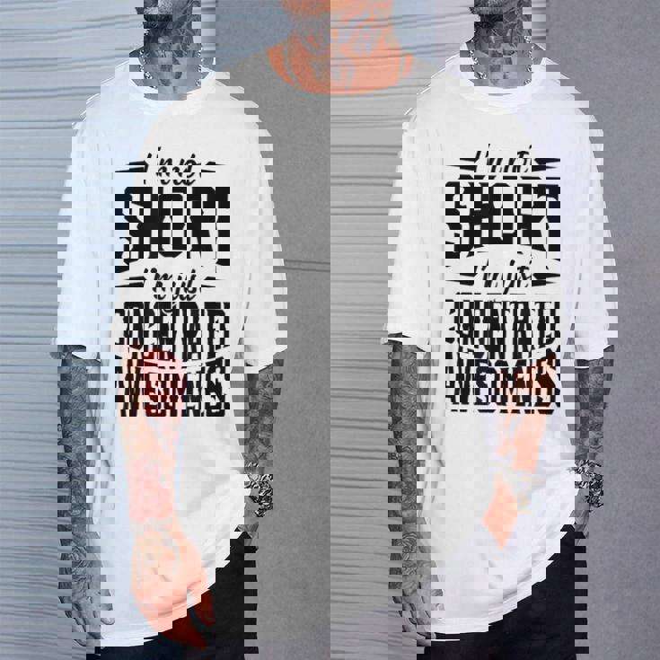 私は背が低いのではなくただ凝縮しているだけです素晴らしさ Tシャツ 彼への贈り物