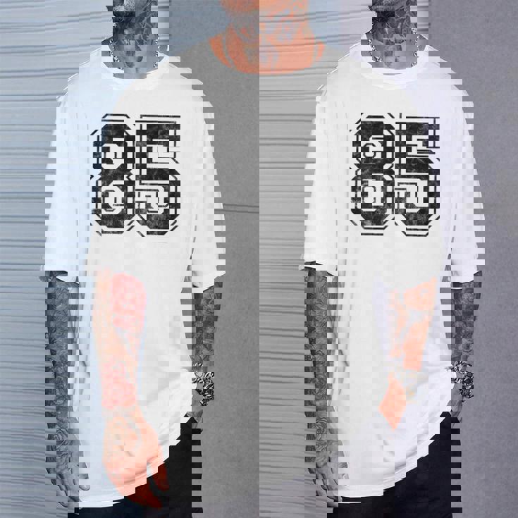 背中に85番 Tシャツ 彼への贈り物