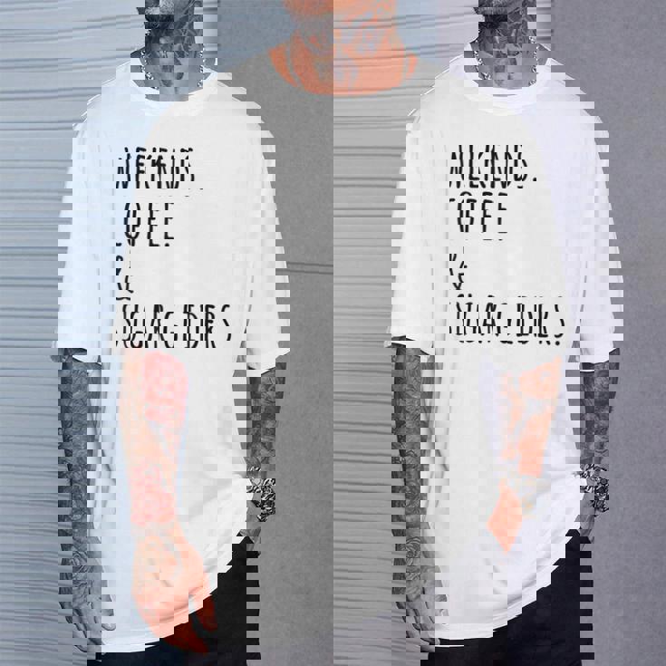 週末コーヒーフクロモモンガペット Tシャツ 彼への贈り物