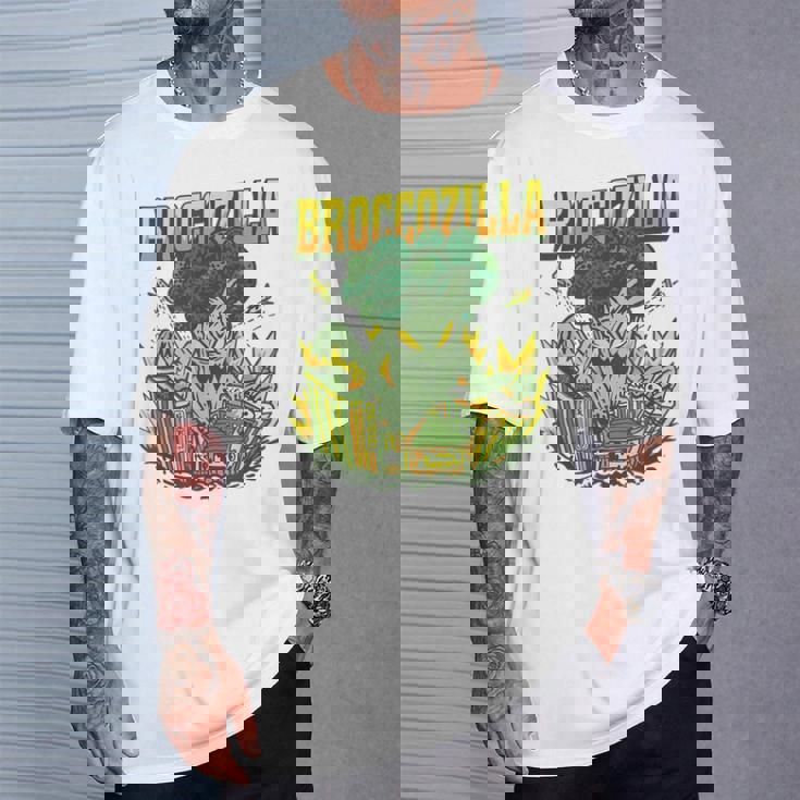 都市を攻撃する巨大なブロッコリーモンスター面白いブロッコリー Tシャツ 彼への贈り物