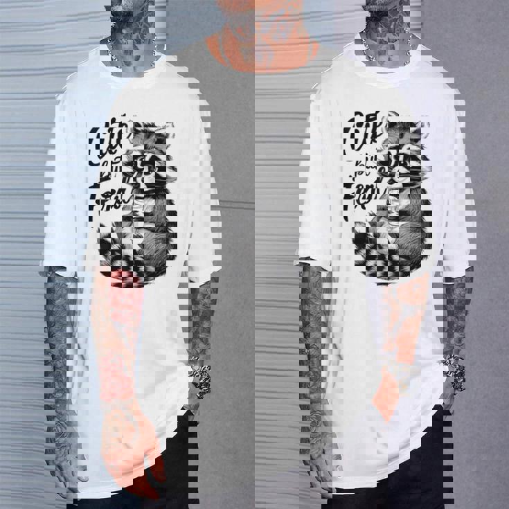 野生の女の子の夏の面白いミームかわいいけど野生のアライグマ休暇 Tシャツ 彼への贈り物