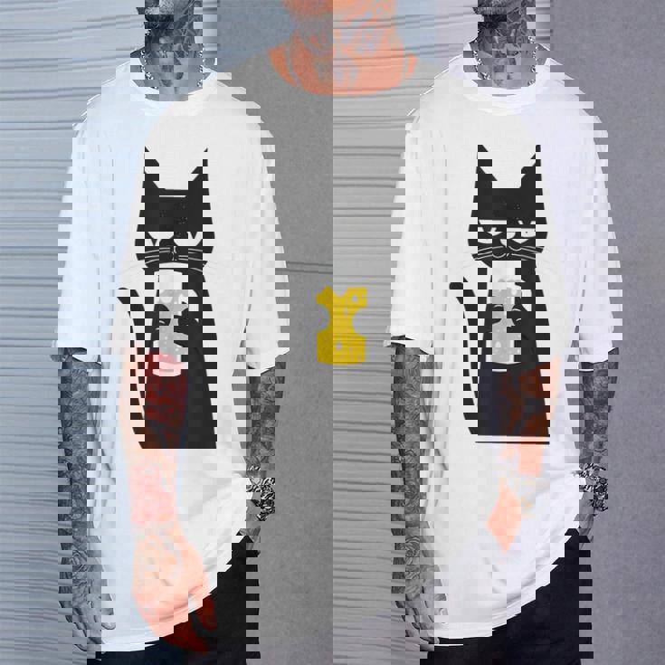 面白い黒猫はビールが大好きおもしろいビール好き Tシャツ 彼への贈り物