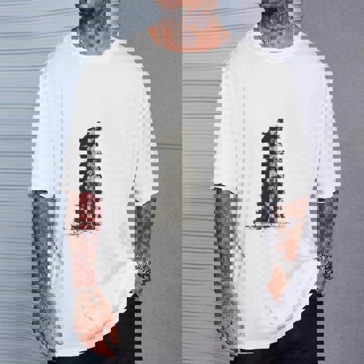 飼い主を見ているボーダーコリー 農場の犬 Tシャツ 彼への贈り物