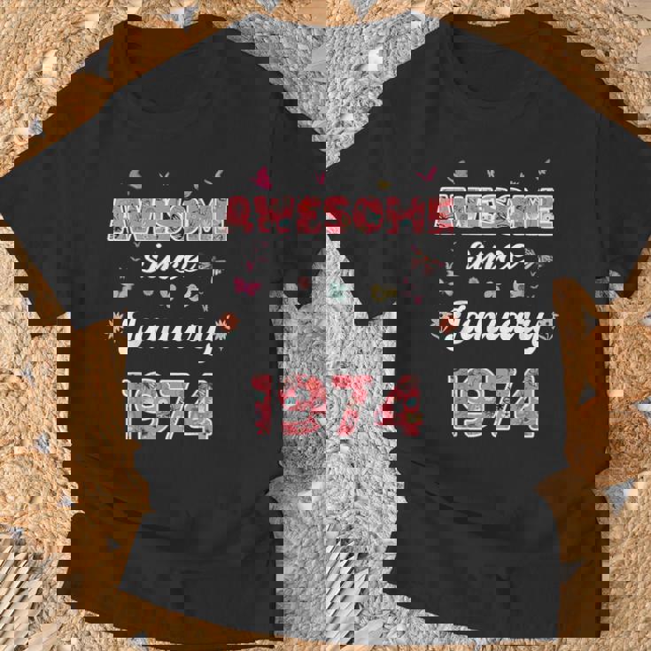 1974年1月から素晴らしい花、1974年1月の誕生日。 Tシャツ 高齢者への贈り物