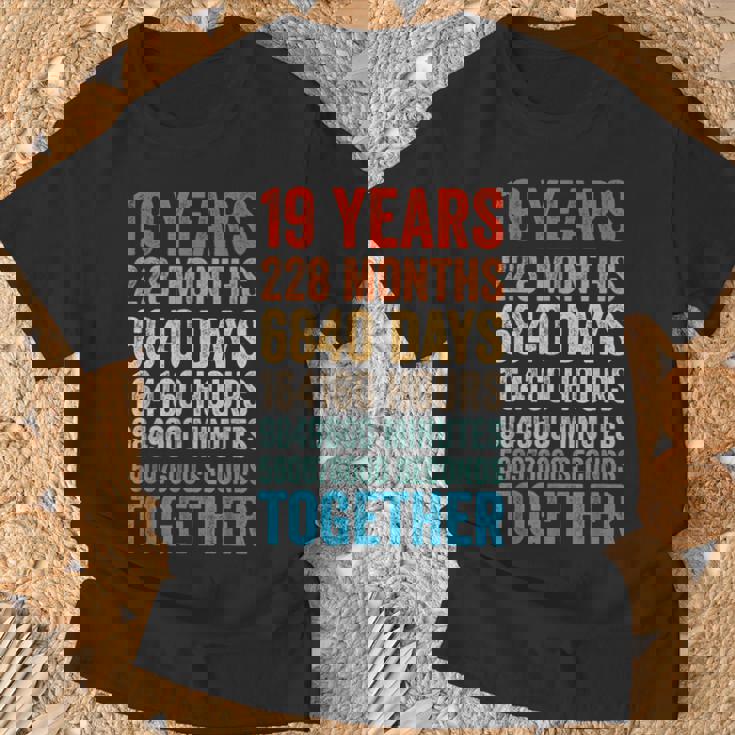 19年目の記念日 彼 彼女 カップル 19回目の結婚 Tシャツ 高齢者への贈り物
