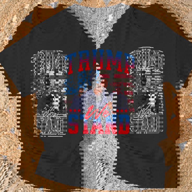 2024 選挙集会での銃撃を生き延びたドナルド・トランプの大統領選への戦いは終わらない Tシャツ 高齢者への贈り物