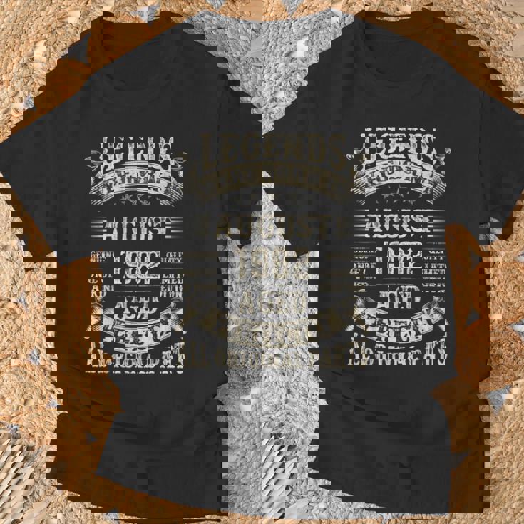 43歳の誕生日プレゼント 男性 43歳 誕生日 1982年8月 Tシャツ 高齢者への贈り物