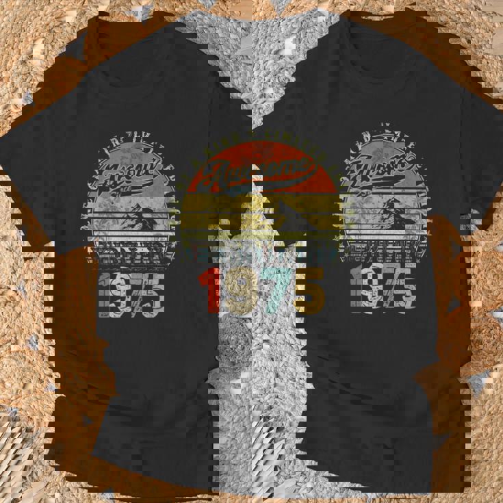 50歳の誕生日プレゼント 男性用 1975年2月 50歳の誕生日 Tシャツ 高齢者への贈り物