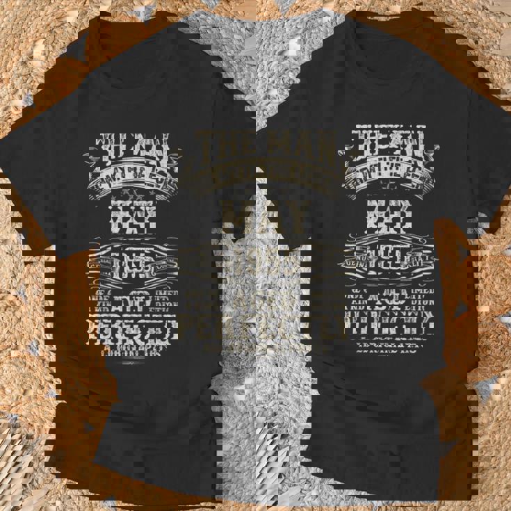 70歳の誕生日プレゼント 男性用 70歳 5月 1955年 Tシャツ 高齢者への贈り物