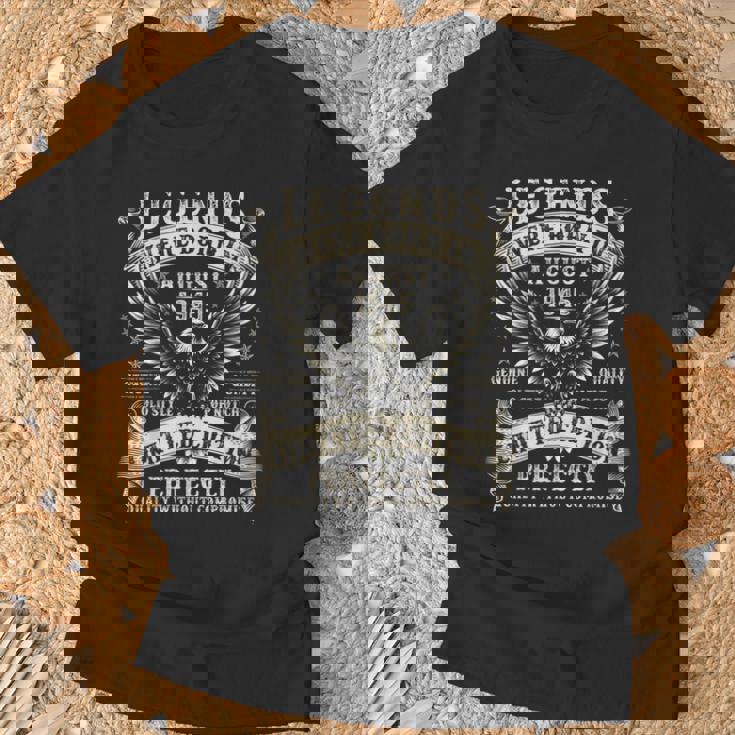 79歳の誕生日プレゼント 男性用 79歳の誕生日 1945年8月 Tシャツ 高齢者への贈り物