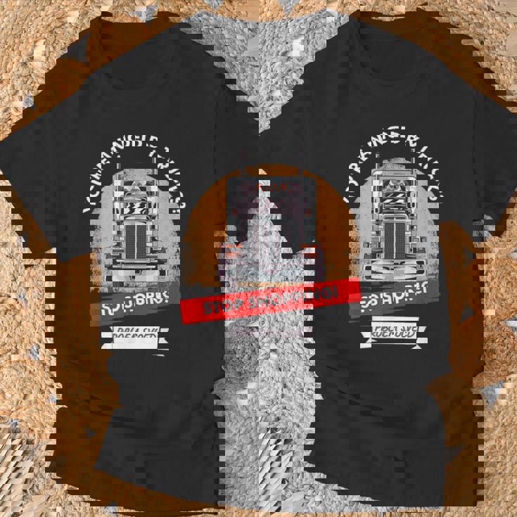Annoyed By Trucks トラック ドライバー トラッカー Tシャツ 高齢者への贈り物