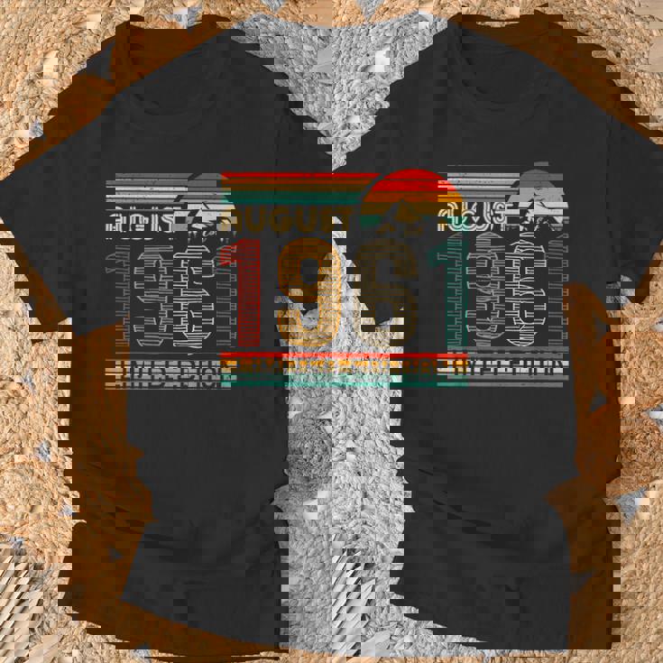 August 1961 Limited Edition Classic 1961Intage Birthday Tシャツ 高齢者への贈り物