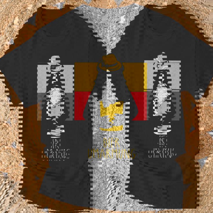 Bier Hug 面白いオクトーバーフェストデザイン ビールベア ドイツパーティー Tシャツ 高齢者への贈り物