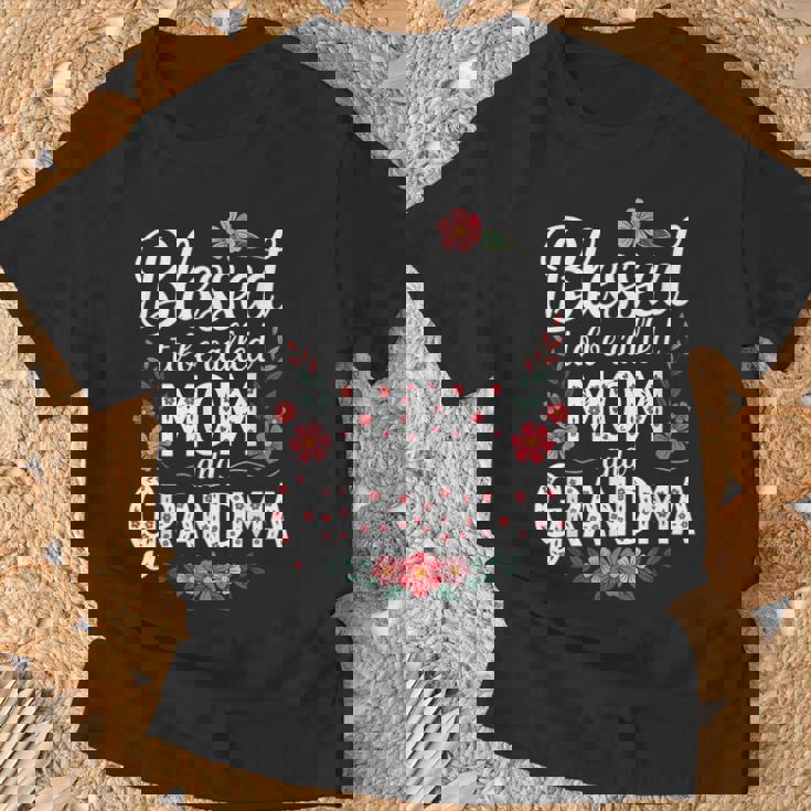 Blessed To Be Called Mom And Grandma Cute Floral T-Shirt Gifts for Old Men