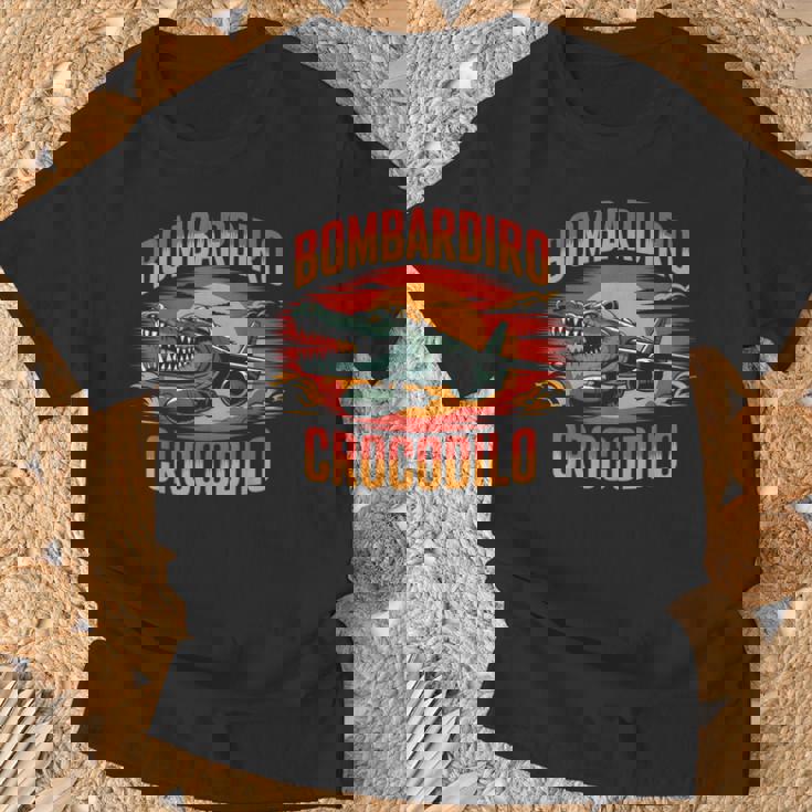 Bombardiro Crocodilo 面白い イタリアン ブレイン ミーム トレンド Tシャツ 高齢者への贈り物