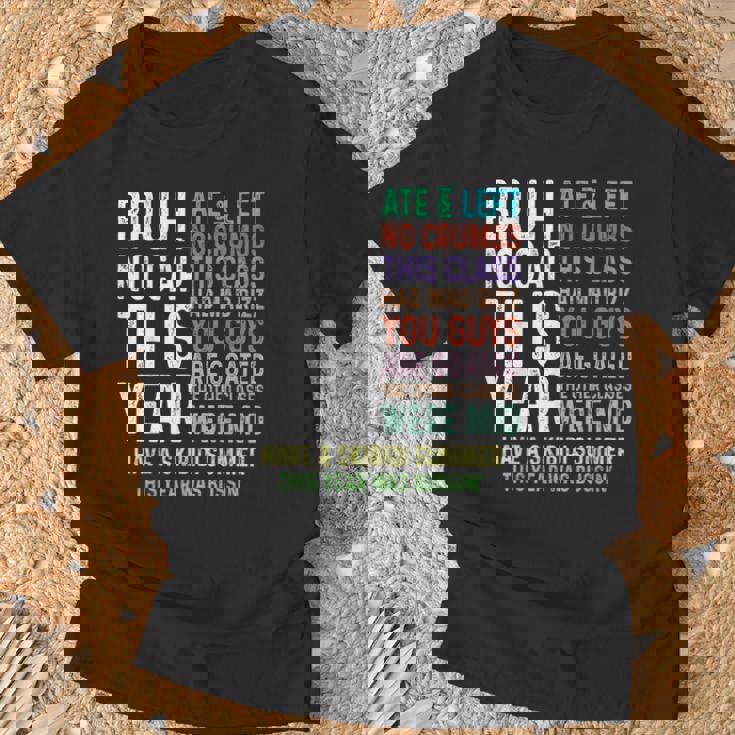 Bruh This Year Was Goated No Cap 面白い 学校最後の日 Tシャツ 高齢者への贈り物