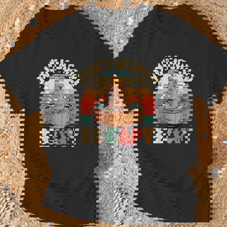 Capibara Don't Worry Be Capy Divertido Retro Lindo Capiba Camiseta unisex Regalos para ancianos