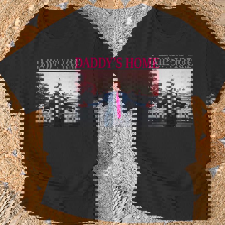 Daddy's Home President Donald Trump 2024 Pink Trump Tシャツ 高齢者への贈り物