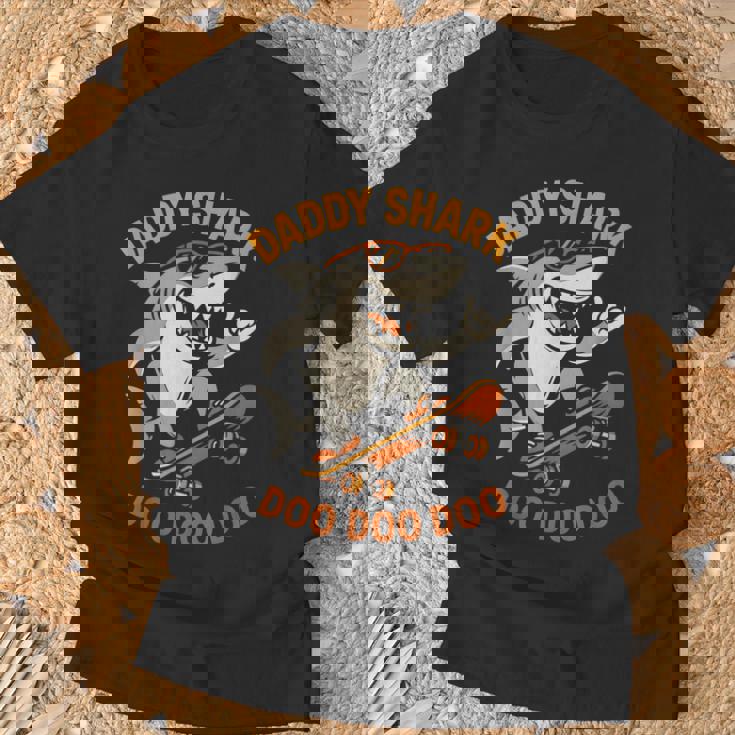 Daddyhark メンズ サーフショップ シャーク。 Tシャツ 高齢者への贈り物