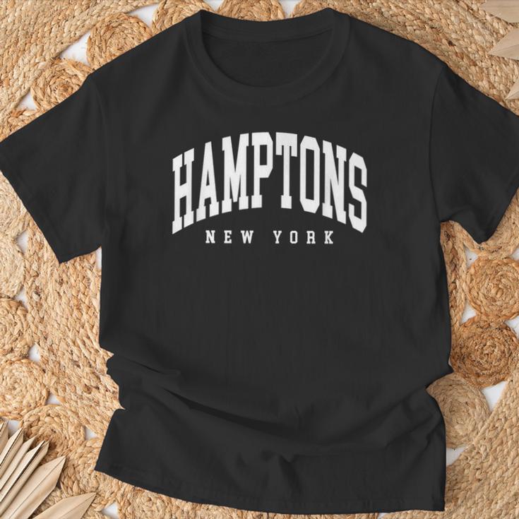 Diseño Clásico De Estilo Universitario De Hamptons New York Camiseta unisex Regalos para ancianos