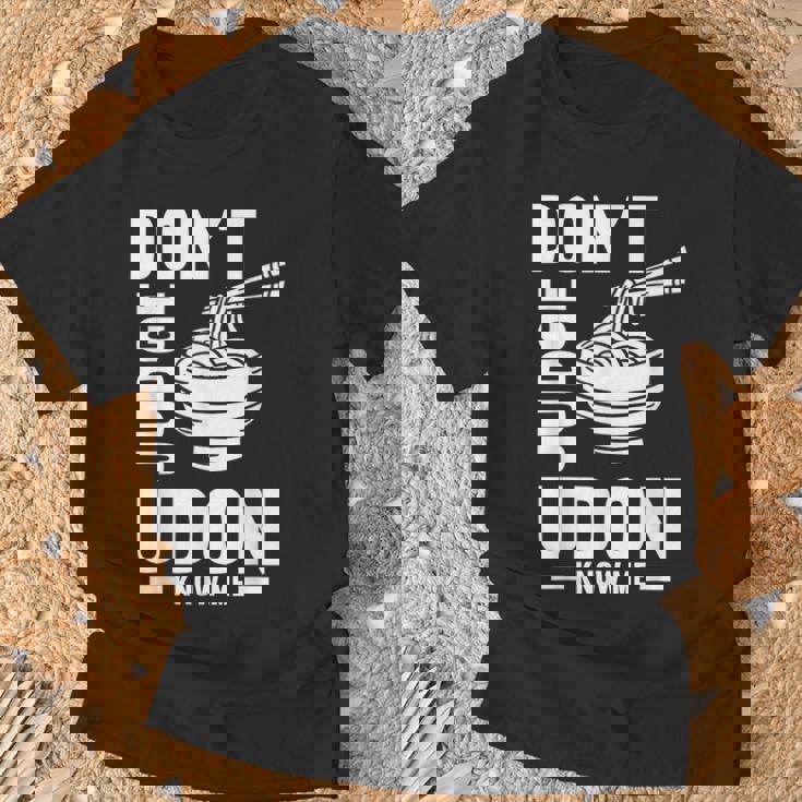 Don't Judge Me うどん Know Me おもしろ 日本食品 みそ麺 Tシャツ 高齢者への贈り物