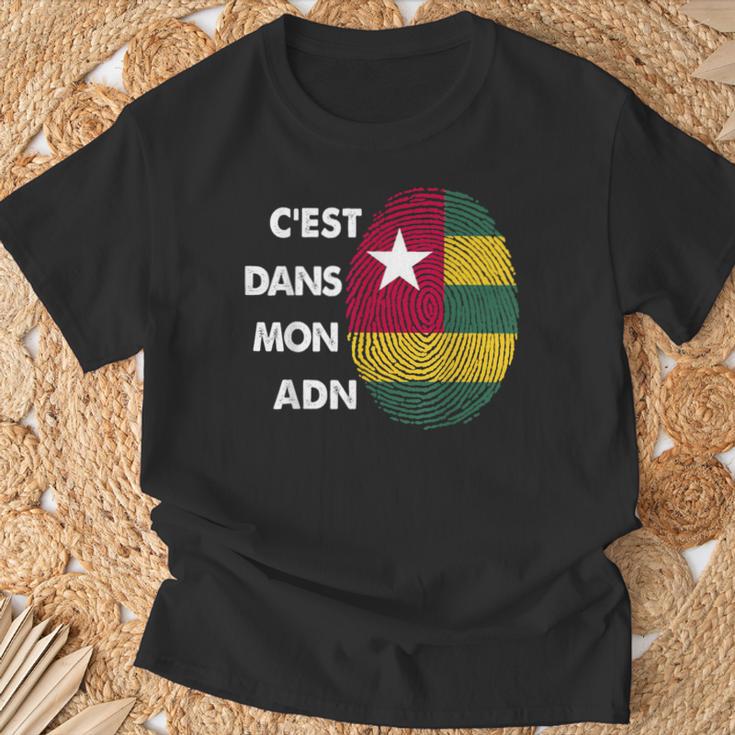 Drapeau Togo Pour Togolais Togo C'est Dans Mon Adn T-Shirt Cadeaux pour les vieillards