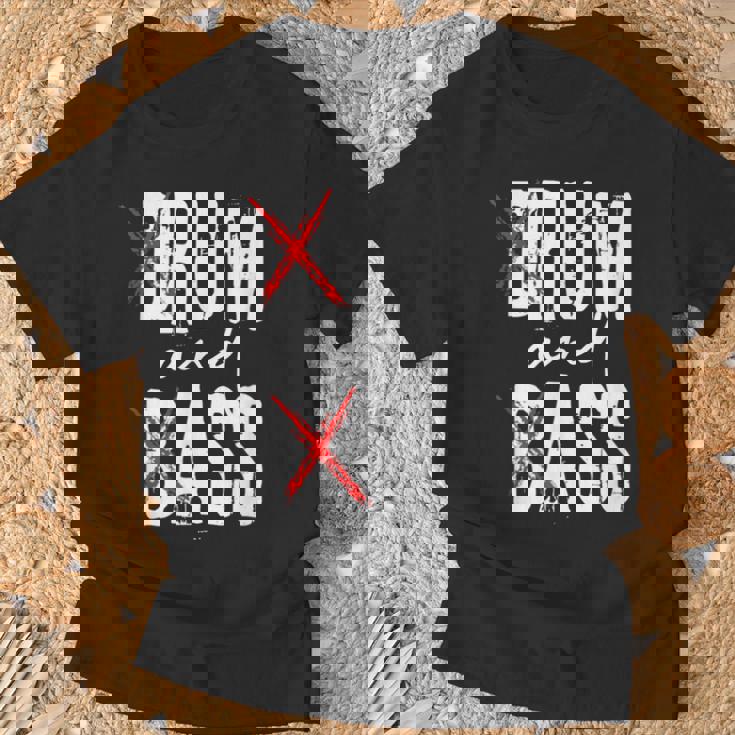 Drum And Bass Rum And Ass Tシャツ 高齢者への贈り物