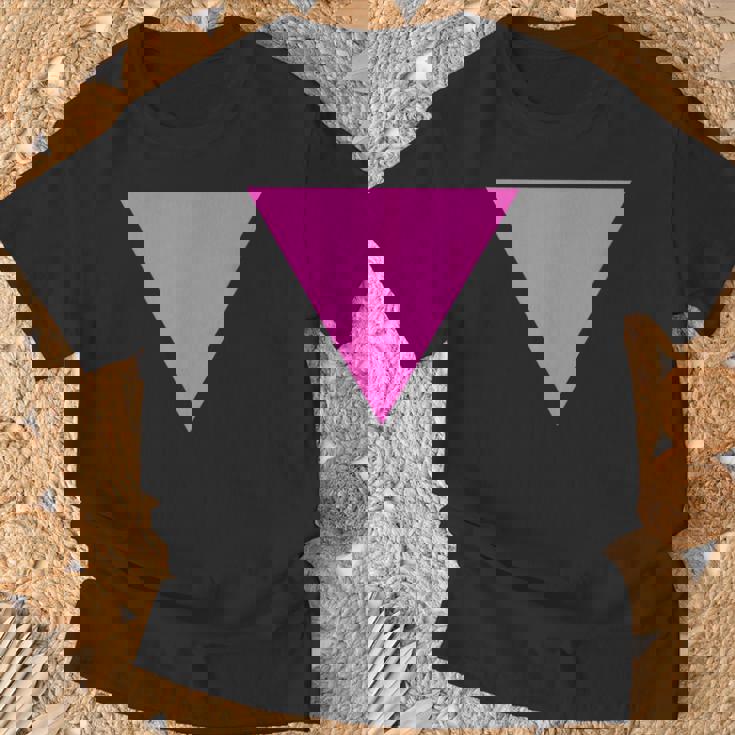 Gay Pride Upside Down Pink Triangle Tシャツ 高齢者への贈り物